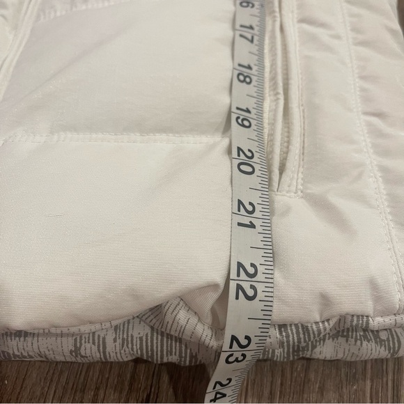 A Diamond In The Snow Puffer Vest Women’s Sz 6 Ivory Reversible Packable Ski - Picture 12 of 13